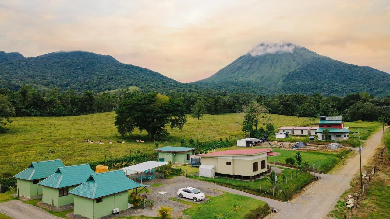 Chongos Place Hotel La Fortuna ภายนอก รูปภาพ