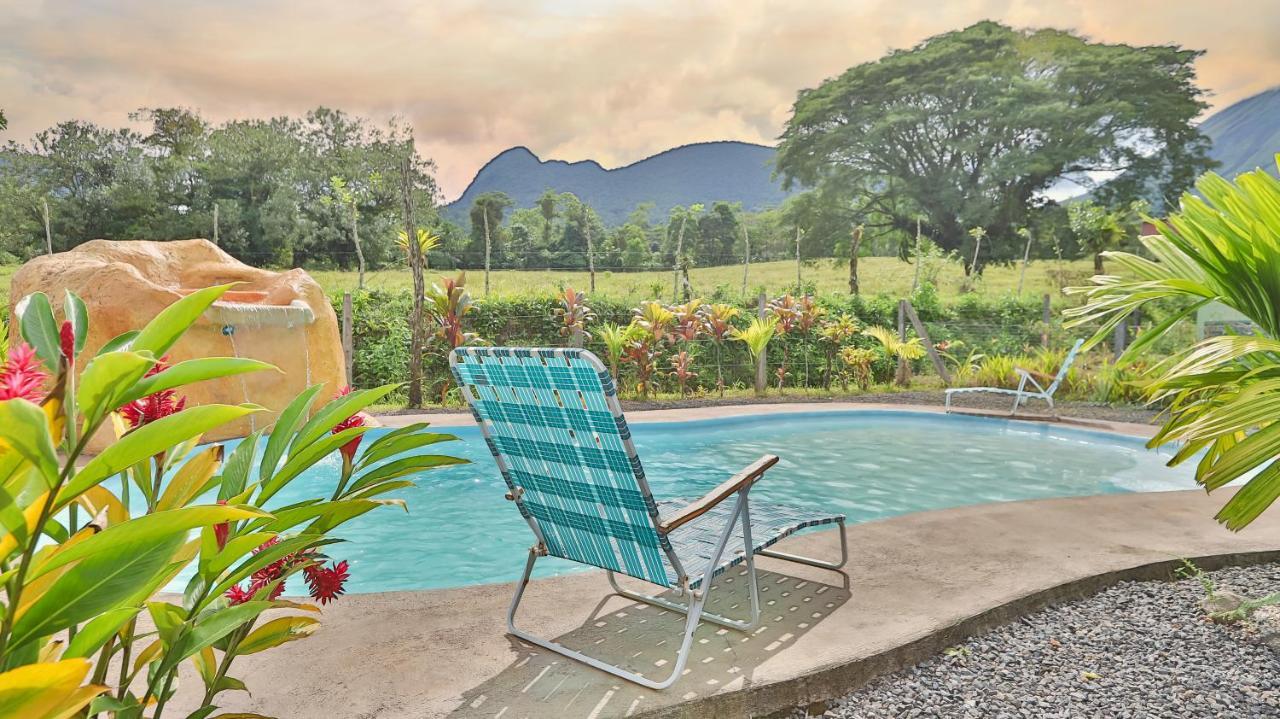 Chongos Place Hotel La Fortuna ภายนอก รูปภาพ