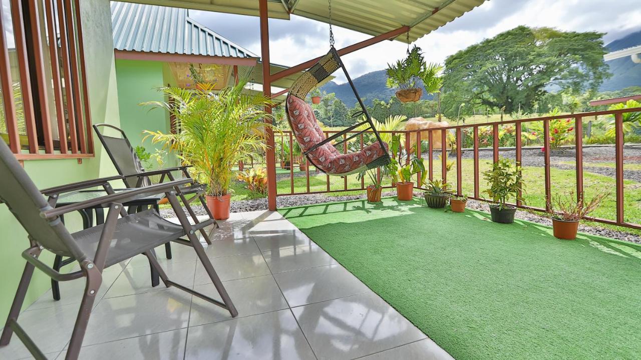 Chongos Place Hotel La Fortuna ภายนอก รูปภาพ