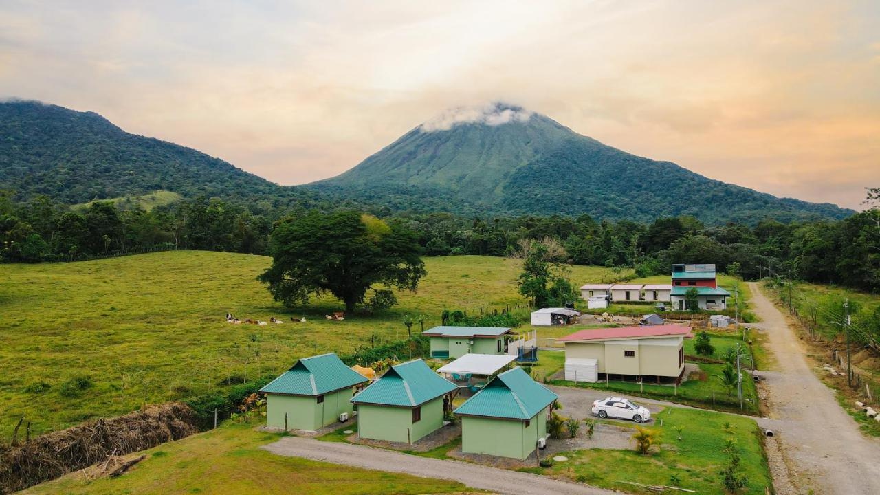 Chongos Place Hotel La Fortuna ภายนอก รูปภาพ